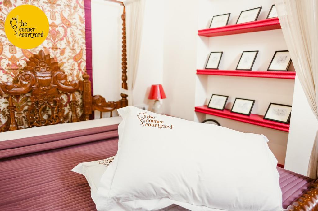 The Corner Courtyard Hotel Kolkata Phòng bức ảnh
